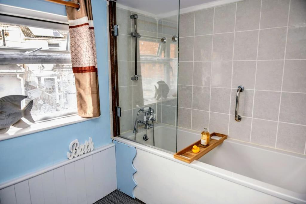 Spacious Charming Cottage Near Lake And Sea ホーンジー エクステリア 写真